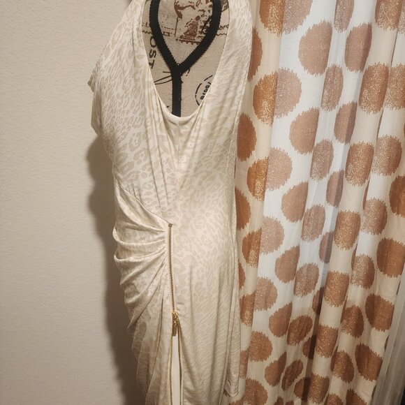 Classy Cache Dress - Picture 3 of 4